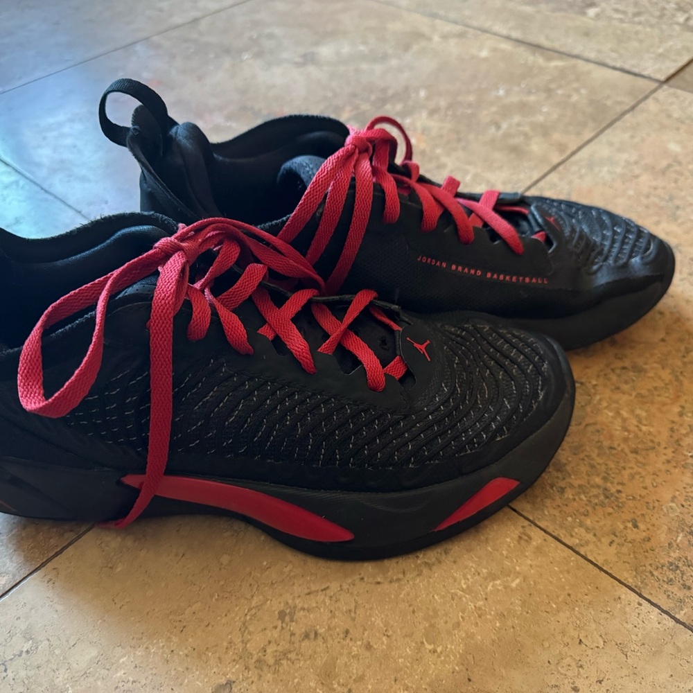 Air Jordan Luka 1 size 8.5 red & black basketball shoes